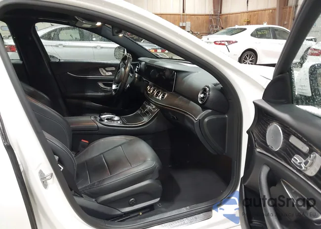 WDDZF4KB0JA392992: 43611427