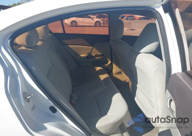 2HGFB2F58C8563365: 43611687