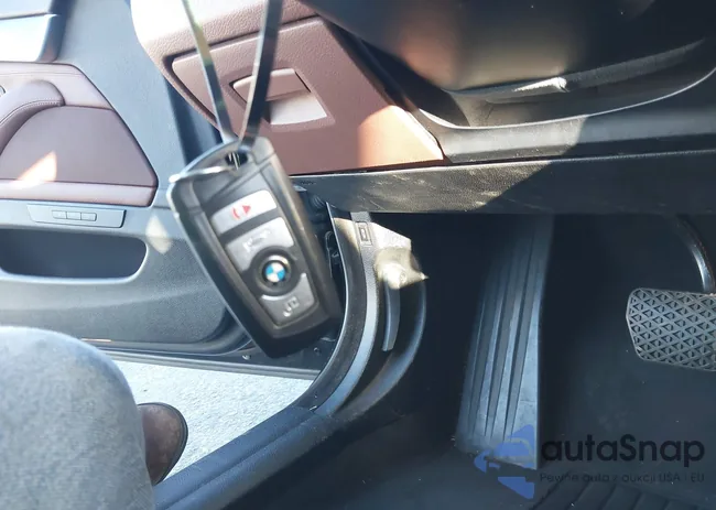 WBAFR7C59DC823432: 43612479