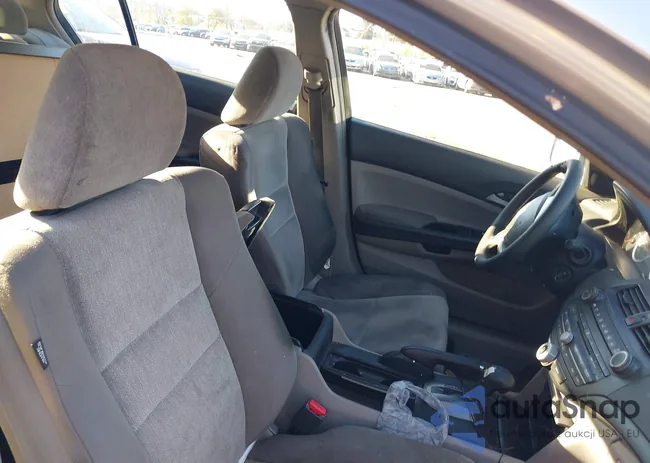 1HGCP26439A201754: 43612575