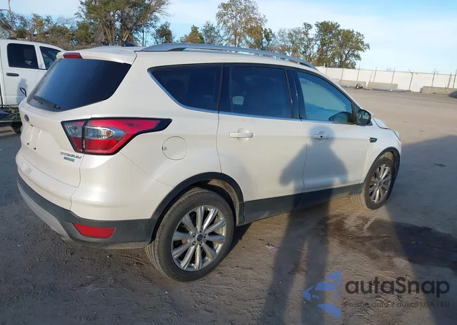 1FMCU0J92HUC04815: 43612816