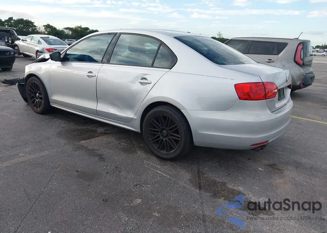 3VW2K7AJ8CM333922: 43613535