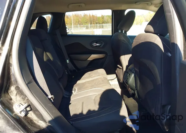 1C4PJLCS3HW653005: 43613551