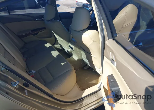 1HGCP3F84AA023155: 43613982