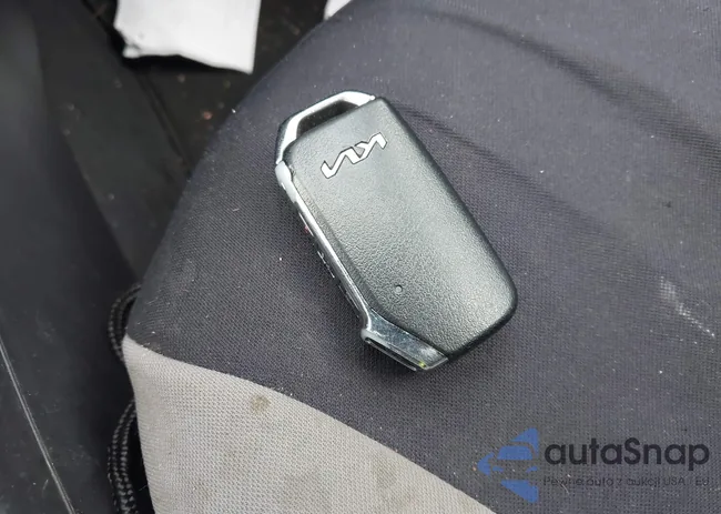 KNDCR3LE6P5049521: 43614095