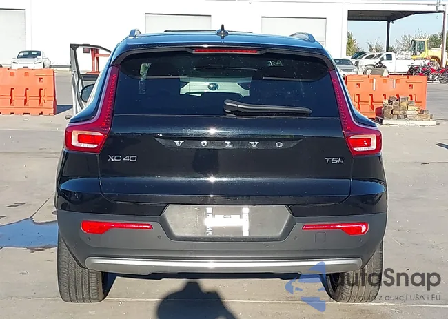 YV4162UK1N2763065: 43615335