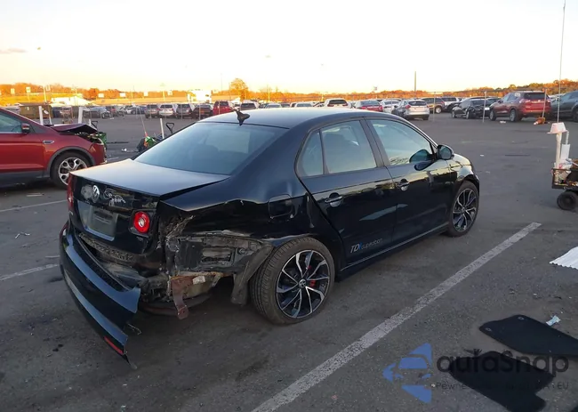 3VWHL7AJXAM148856: 43615512