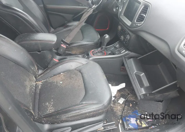 3C4NJDDB3LT207740: 43615557