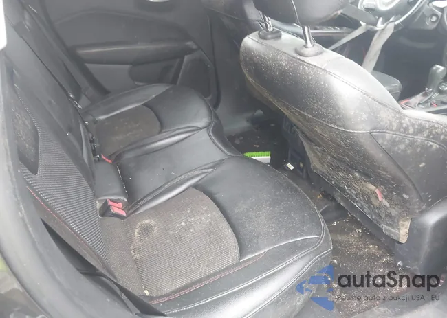 3C4NJDDB3LT207740: 43615557