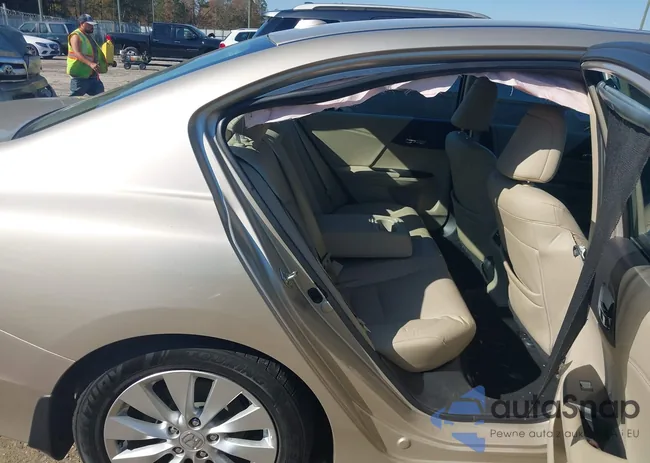 1HGCR2F81FA270712: 43616316