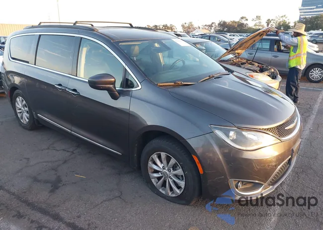 2C4RC1BG3HR613486: 43616470