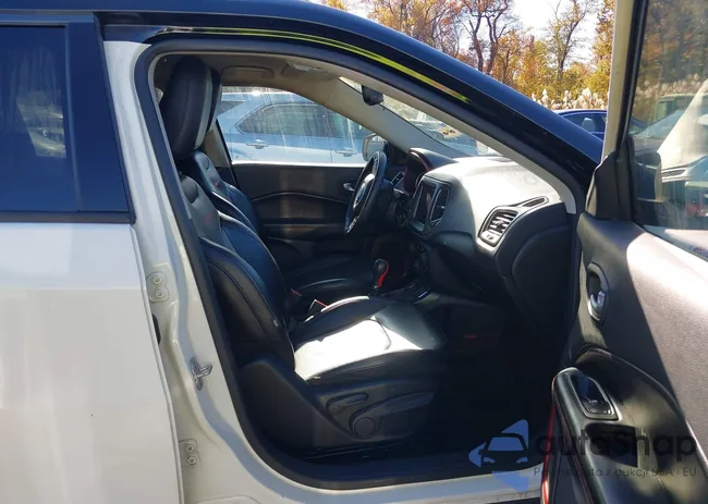 3C4NJDDB9KT727827: 43616717