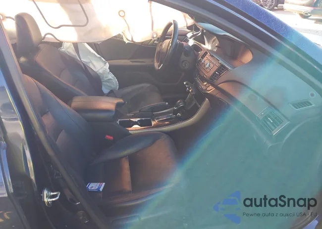 1HGCR2F15HA172868: 43617652