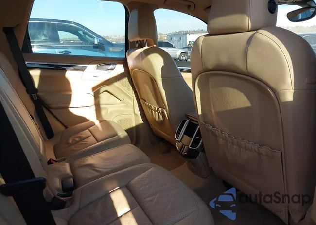 WP1AA2A2XCLA00716: 43617827