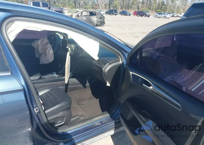 3FA6P0CD2KR233780: 43617838