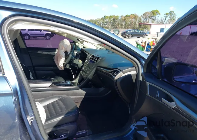 3FA6P0CD2KR233780: 43617838