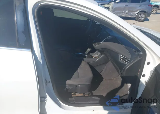 1G1ZB5ST1HF218875: 43618887