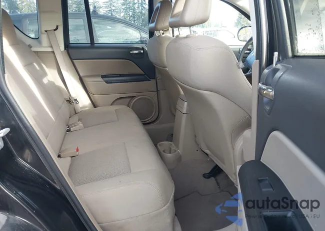 1J4FT47B99D187366: 43618889