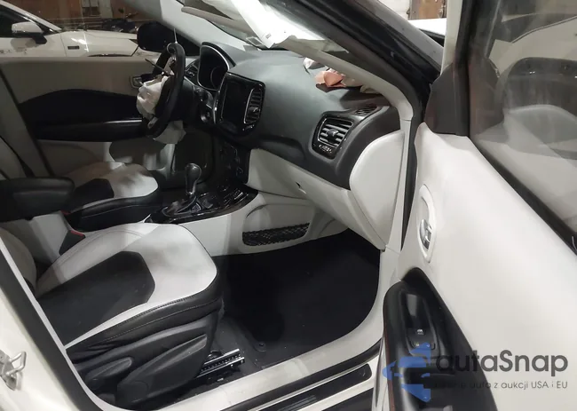 3C4NJDCB5LT145968: 43619373