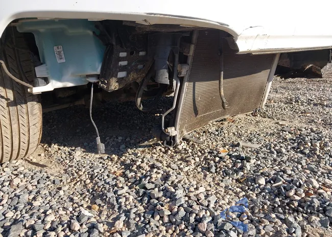 5NPE24AF4GH272879: 43619739