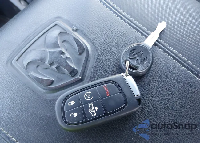 1C6RR7YT3JS111899: 43618959