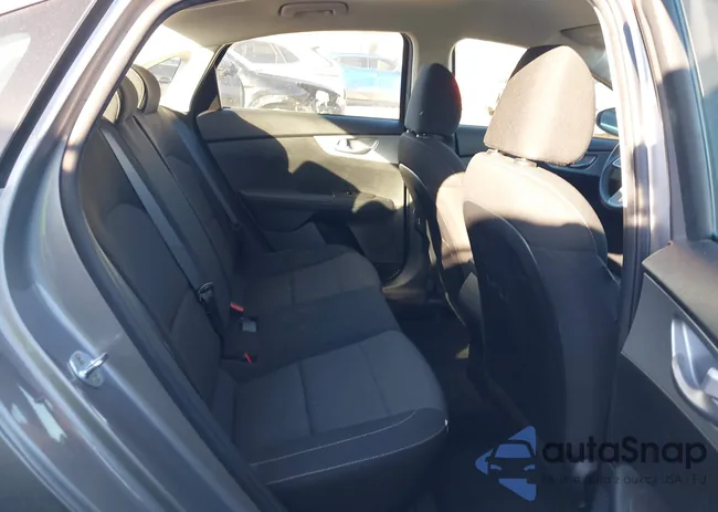 3KPF24AD9PE535939: 43620596