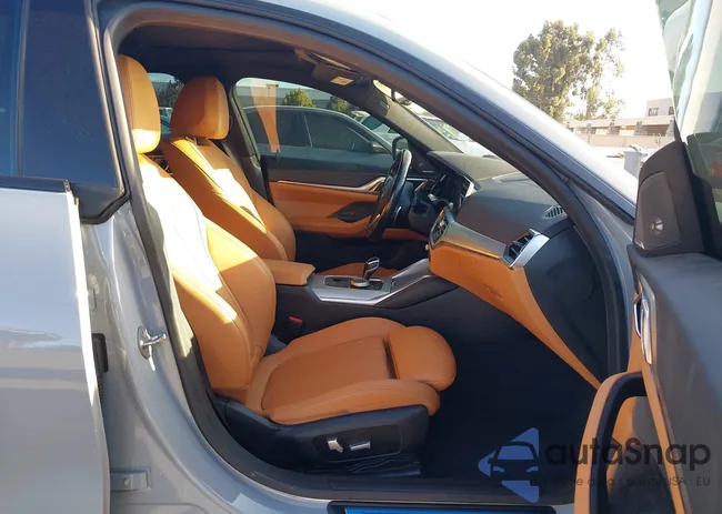 WBA13AW0XNFM71048: 43619953