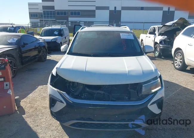 3VVEX7B28PM331877: 43621801