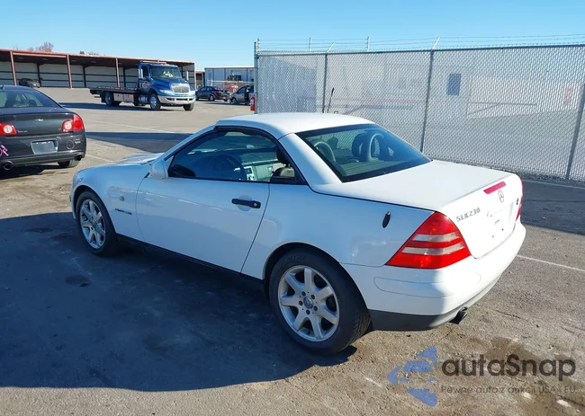 WDBKK47F6YF145023: 43620994