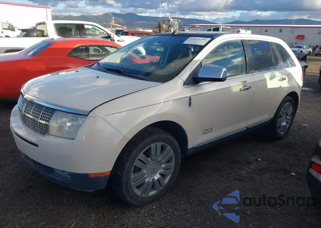 2LMDU88C08BJ28414: 43621193