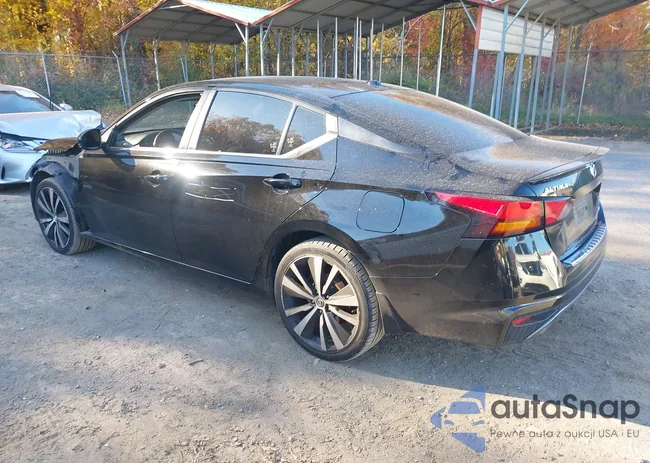 1N4BL4CW0KN301158: 43622074