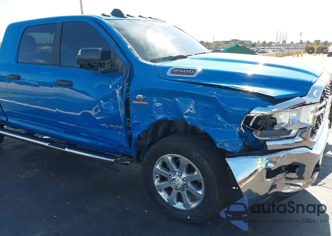 3C6UR5ML8NG161165: 43624096