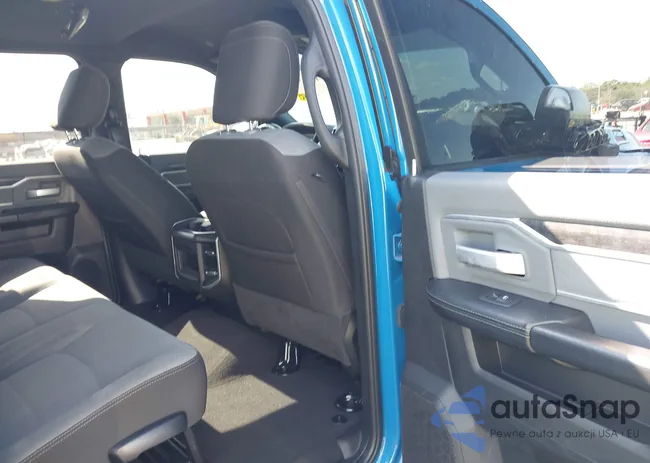 3C6UR5ML8NG161165: 43624096