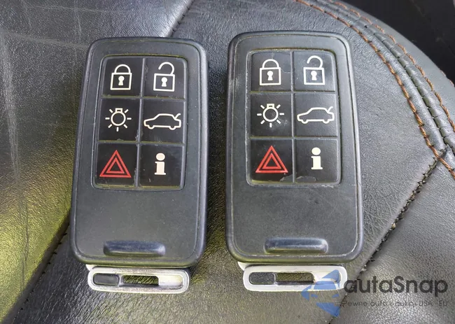 YV4992DZ9A2111957: 43625598