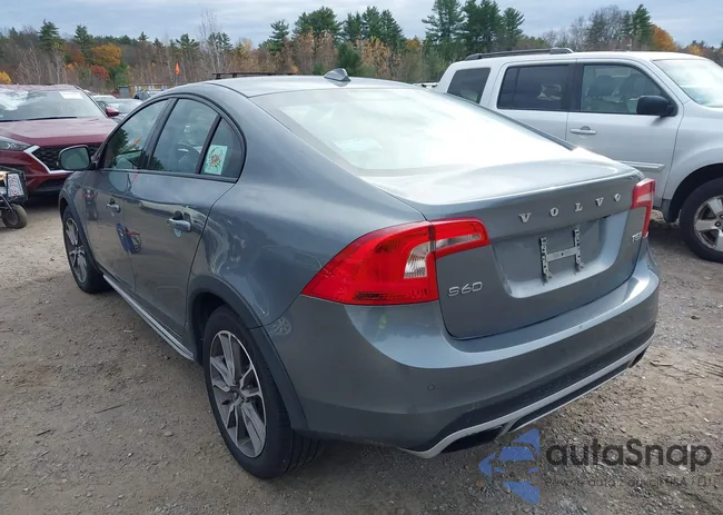 YV4612UM9G2000557: 43625224