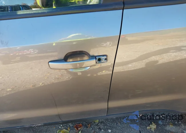 KNDJN2A20E7062689: 43626474