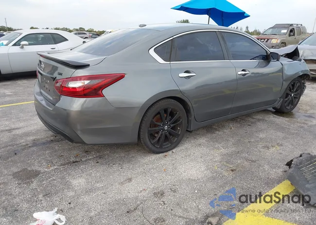 1N4AL3AP5JC182311: 43628576