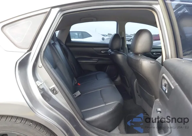 1N4AL3AP5JC182311: 43628576