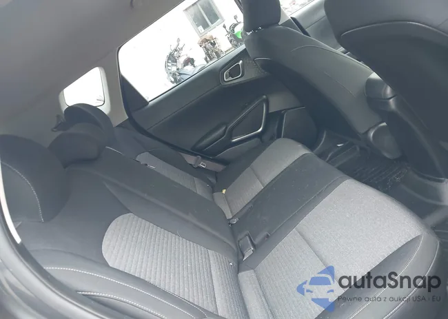 KNDJ23AU7L7733479: 43631651