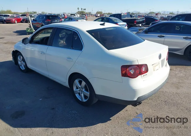 3VWRM71K68M037290: 43631817