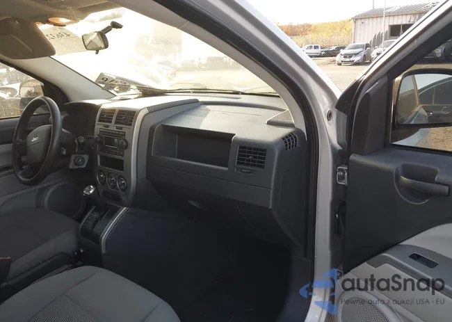 1J8FF47W27D141125: 43632372