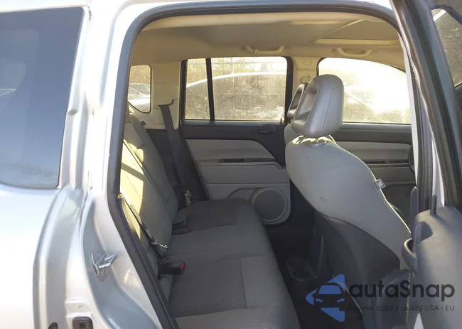 1J8FF47W27D141125: 43632372