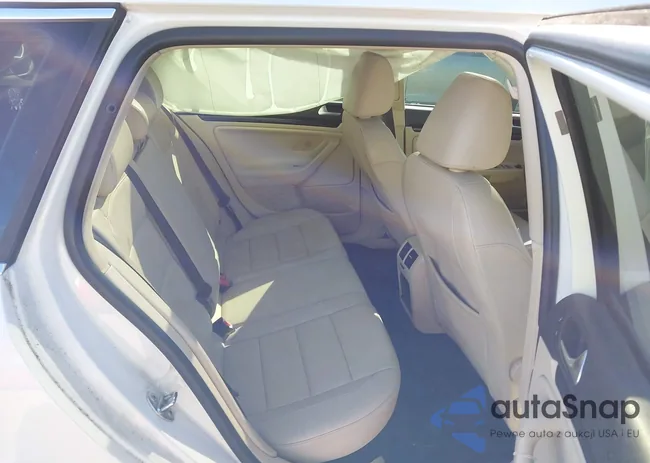 3VWPL7AJ0DM628288: 43631954