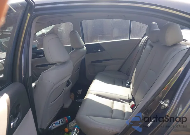 1HGCR2F85EA283588: 43633510