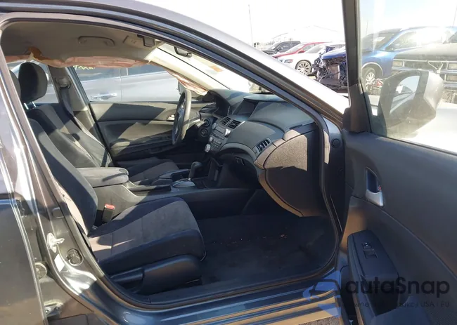 1HGCP2F34AA188735: 43633096