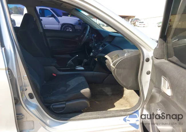 1HGCP2F35AA063775: 43633897