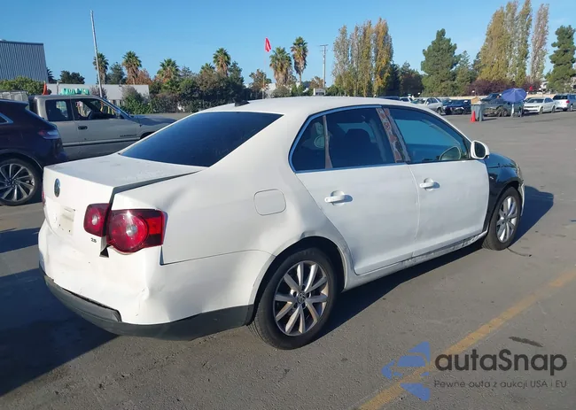 3VWRZ7AJ8AM045552: 43635624