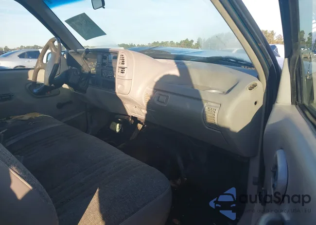 1GCEC14W3TZ123227: 43634970