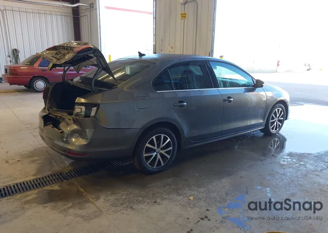 3VWDB7AJ5HM270472: 43635091