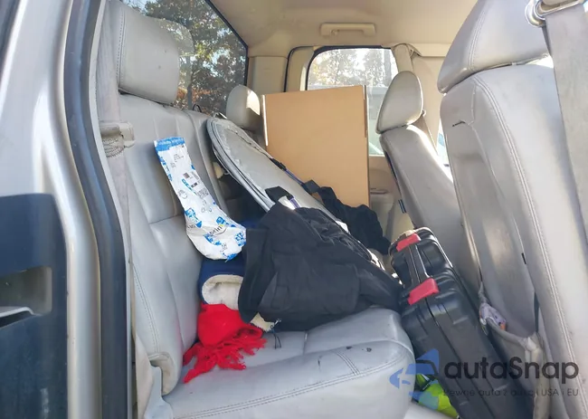 1GCEC19J28Z331068: 43636059